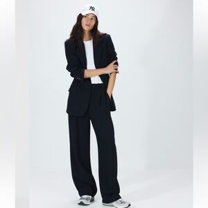 Wilfred Aritzia full length black Effortless pant, size 6